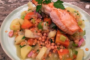 Linzen met spek en zalm