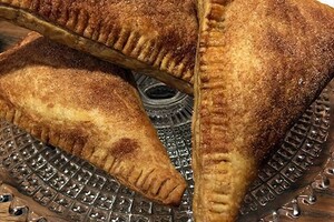 Kersenflappen met banketbakkersroom