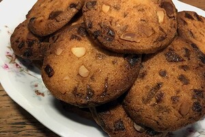Witte chocolade-macadamiakoekjes