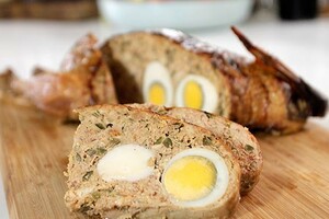 Oma Sonja's Ajam Kodok (gevulde kalkoen)