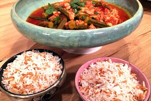 Egyptisch stoofgerecht (Bamia) met rijst