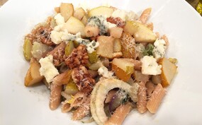 Pasta met venkel, peer en blauwe kaas