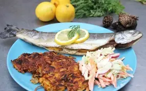 Forel met wortel rösti en coleslaw