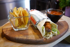 Woeste worstwrap (wraps met runderworstjes en zuurkool)