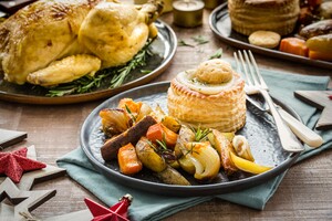 Gebraden kip met (zoete) aardappel en jus in pasteitjes