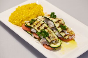 Merluzzo con pomodori e zucchina e risotto (kabeljauw met tomaten en courgette en risotto)