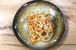 Jalebi in rozenwater