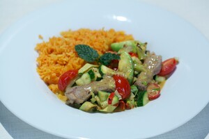 Rundvleescurry met avocado en munt