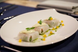 Pittige ravioli met gele paprikamayonaise