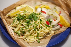 Kabeljauw in een envelopje met citroenlinguine