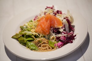 Pasta met snijbonen en luchtige salade