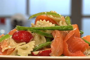 Pastasalade met gerookte zalm