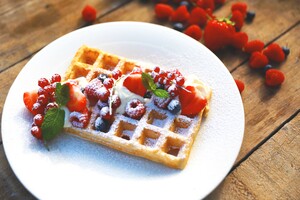 Brusselse wafels met slagroom en rood fruit