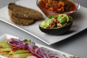 Caribische garnalen van de barbecue met salsa van gegrilde Caribische garnalen van de barbecue met salsa van gegrilde