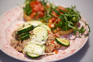 Italiaanse courgette-gehaktschotel