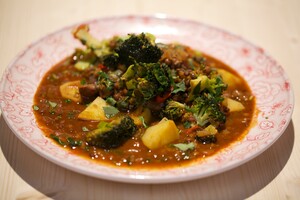 Garam masala kip met zoete uien