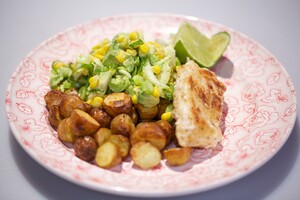 Cajun zeewolf met maïssalade
