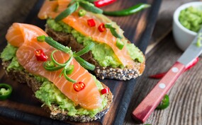 broodje zalm avocado