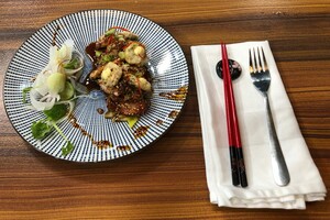 Teriyaki van piepkuiken, shiitake tempura, gember en appel