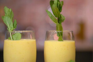 Mango lassi