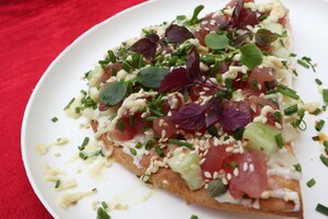 Flammkuchen met tonijn en wasabimayonaise
