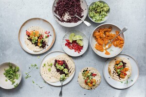 Tortilla’s met zoete aardappel, zwarte rijst en chilipeper