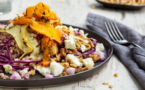 Pompoensalade met feta en za’atar