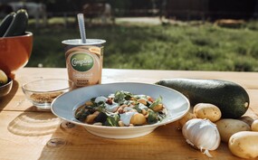 Kippendijenstoof met garam masala en biologische boerenyoghurt