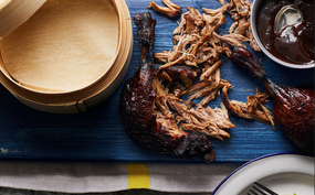 Krokante Pekingeend met hoisinsaus en pannenkoekjes 