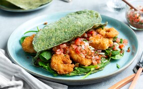 Spinazietaco’s met kokosgarnalen en salsa