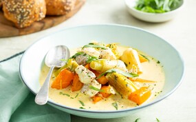 Vispan met schelvis en prei