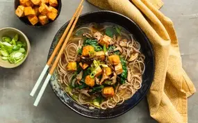 Noedelsoep met spicy tofu 