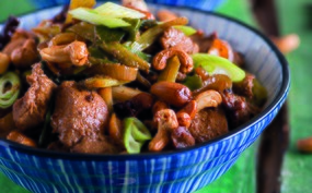 Kip met cashewnoten 