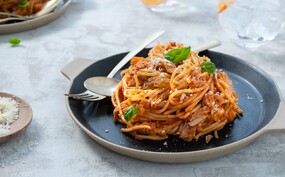 Pasta-Bolognese-tonijn_24Kitchen_L.jpg