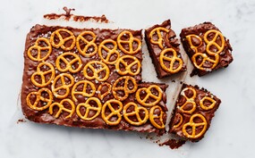 24K pretzel brownie l.jpg