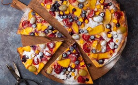 Dessert pizza