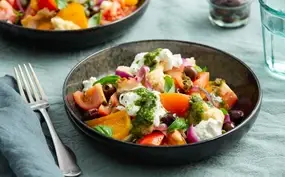 panzanella met burrata