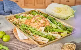 Snel met Miljuschka: Frisse start Traybake met zalm 
