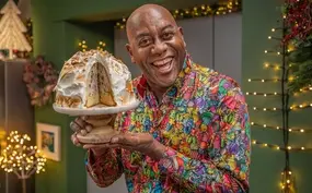 Ainsley met taart
