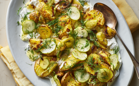 smashed-aardappelsalade met augurk