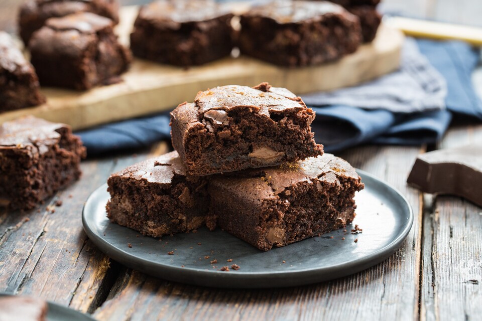 Wat kan je maken van chocolade zoals overgebleven chocoladeletters of paaseitjes Maar jij zit thuis met een kast vol pepernoten, speculaasbrokken, marsepein, banketletters en chocoladeletters. Pfff komt dit ooit nog op?