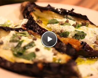 Geroosterde Aubergine met labne en kappertjes