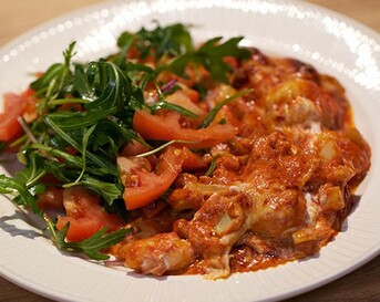 Gnocchi-ovenschotel met tomatensalade