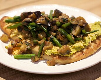 Indiase pizza’s met gekruide aubergines