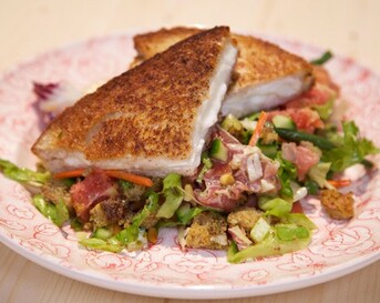 Mozzarellatosti’s met Parmahamsalade