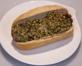 Broodje bal met linzensaus