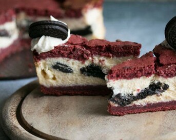 Red velvet Oreo cheesecake