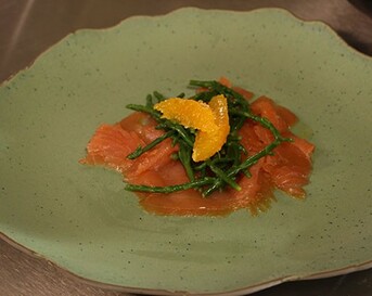 Gerookte zalm met (bloed)sinaasappel en zeekraal
