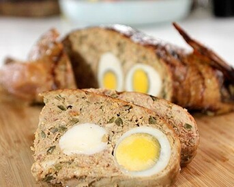 Oma Sonja's Ajam Kodok (gevulde kalkoen)