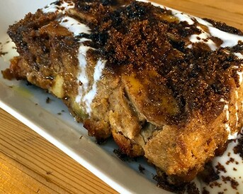Bananenbroodpudding met yoghurt